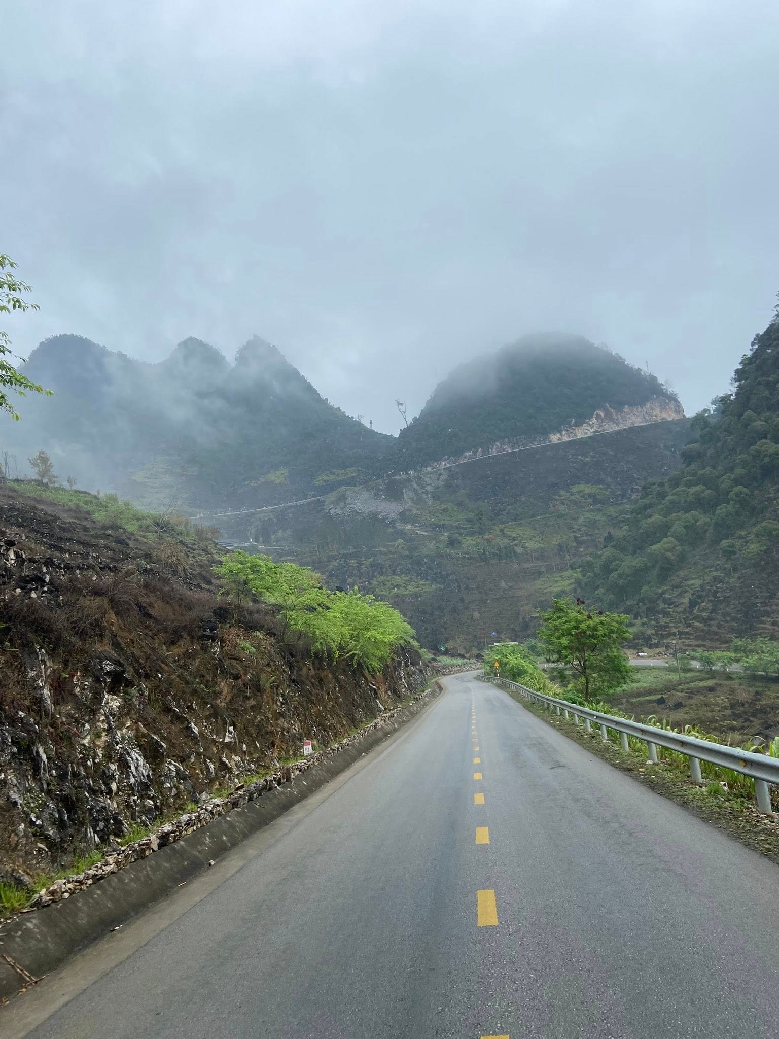 Ha Giang Electric Bike Tour: High-Altitude Adventure Made Effortless